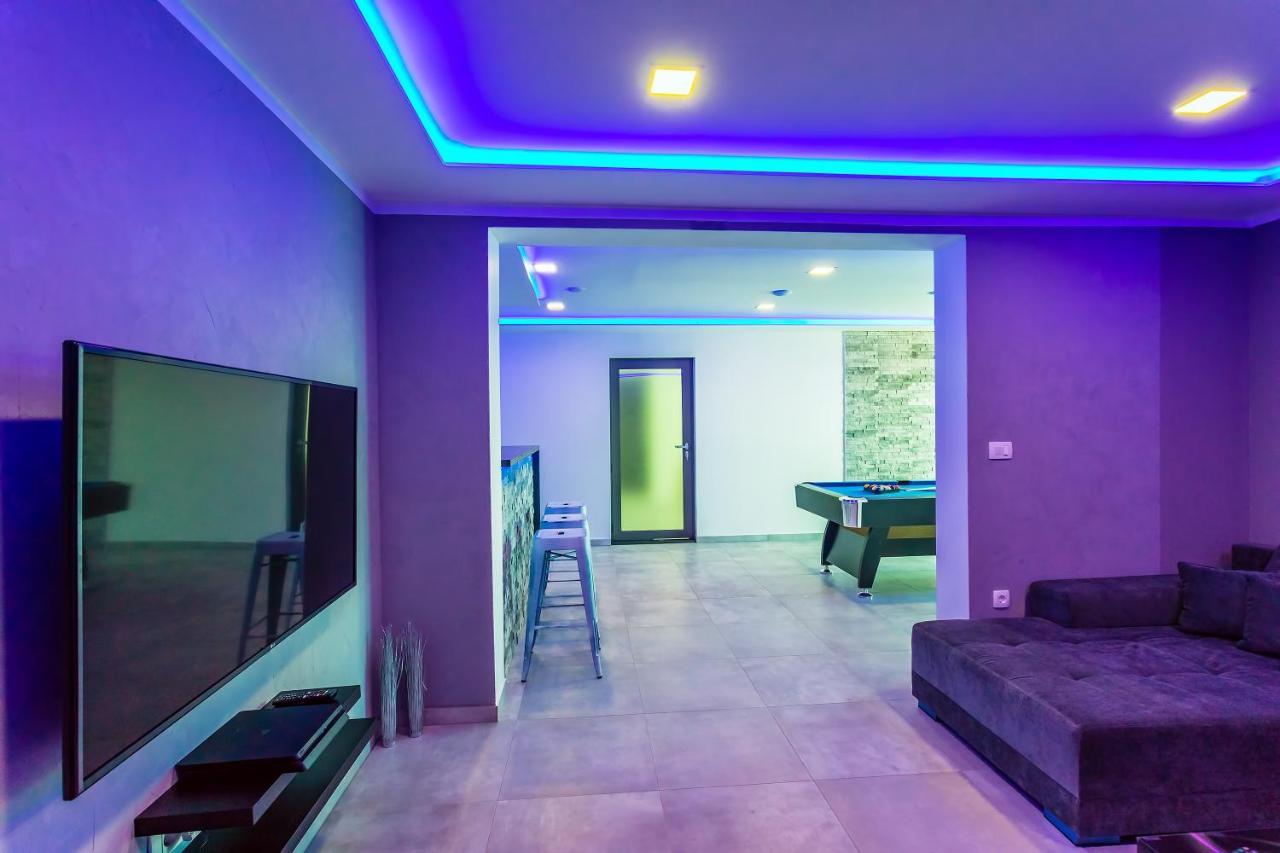 Villa Belvedere With Heated Pool, Billiards, Media Room, Sea Views,10 Pax Omis Exterior photo